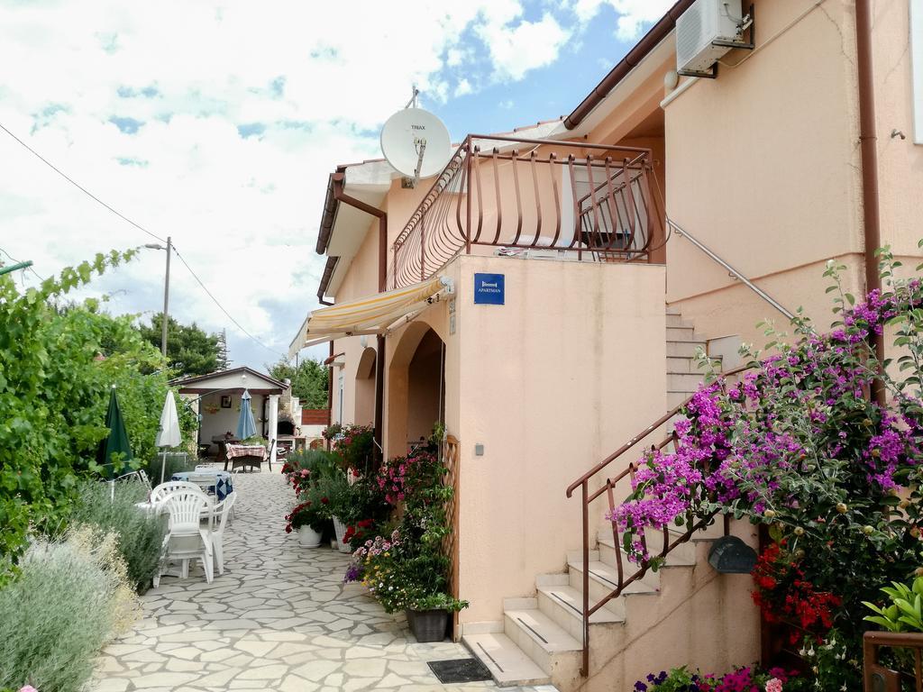 Apartments Bardak Лижнян Экстерьер фото